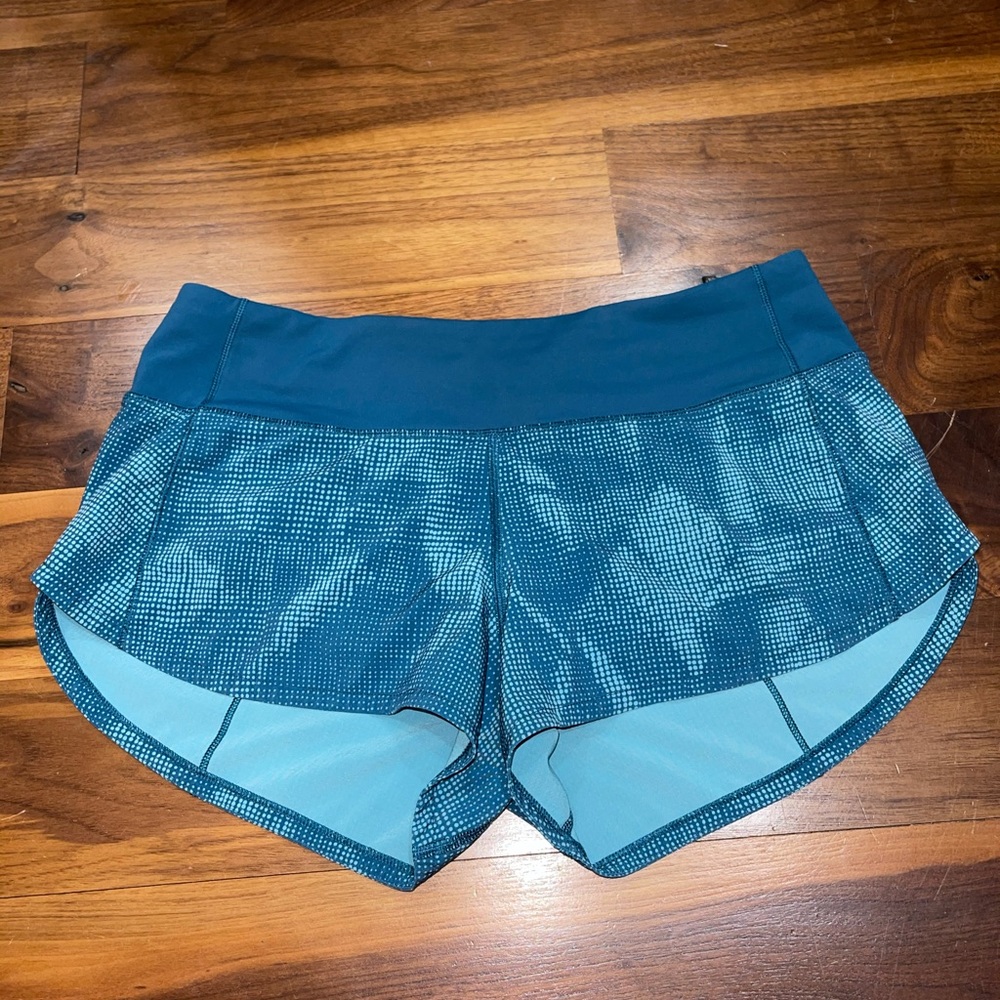 lululemon speed up shorts size 4 *2.5”